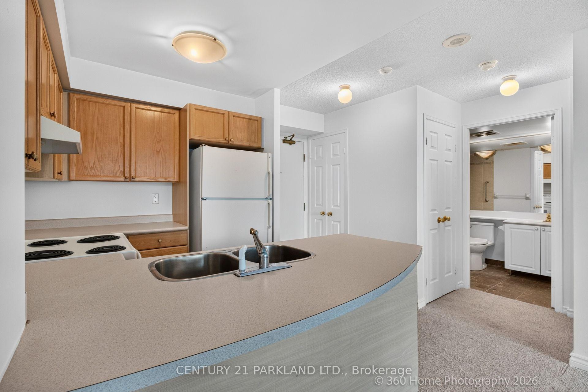 Photo 13 of Unit 609, 109 Front Street E, Toronto, Moss Park — HOMEH