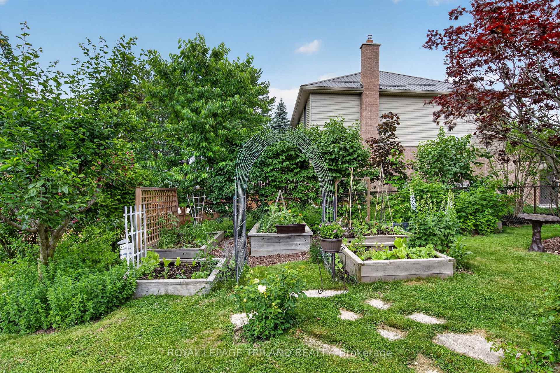 Photo 39 of 46 Garden Walk, London, South N — HOMEH