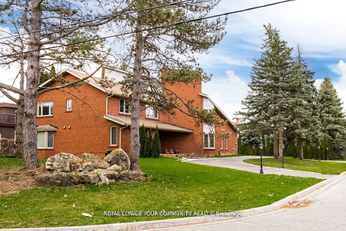 Photo 2 of 117 Hayhoe Avenue, Vaughan, East Woodbridge — HOMEH
