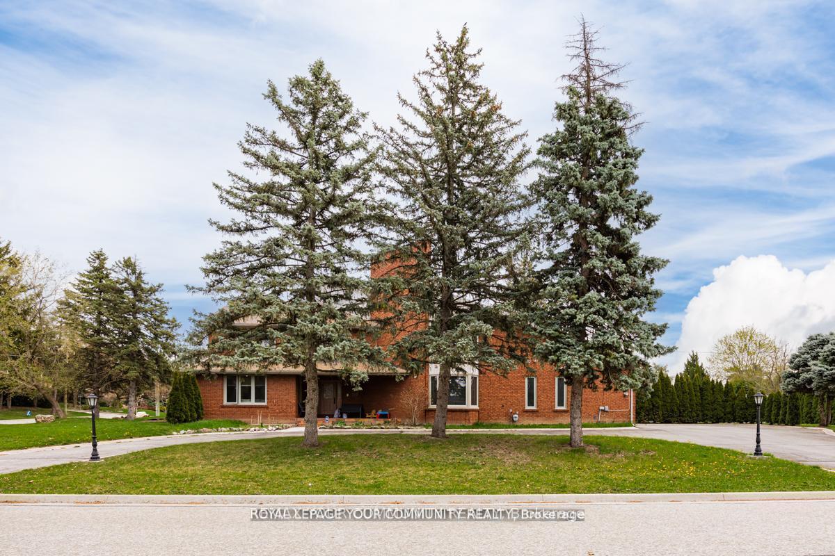Photo 3 of 117 Hayhoe Avenue, Vaughan, East Woodbridge — HOMEH