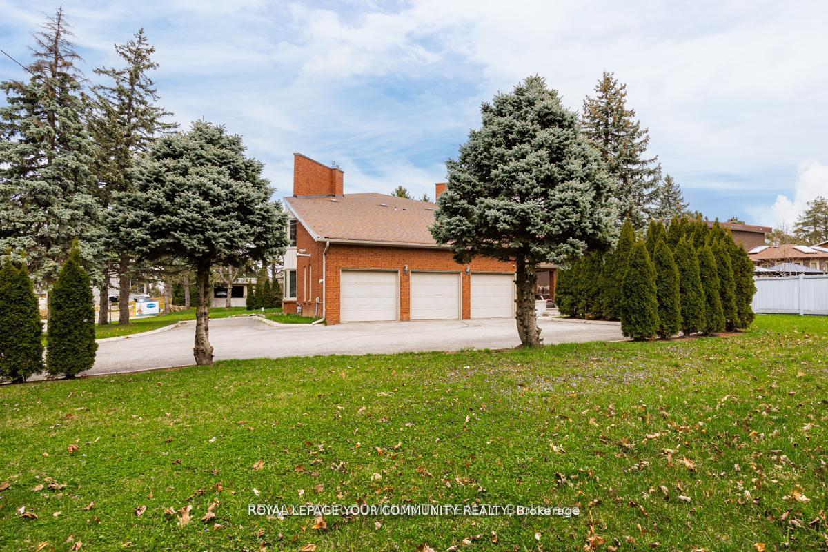 Photo 4 of 117 Hayhoe Avenue, Vaughan, East Woodbridge — HOMEH