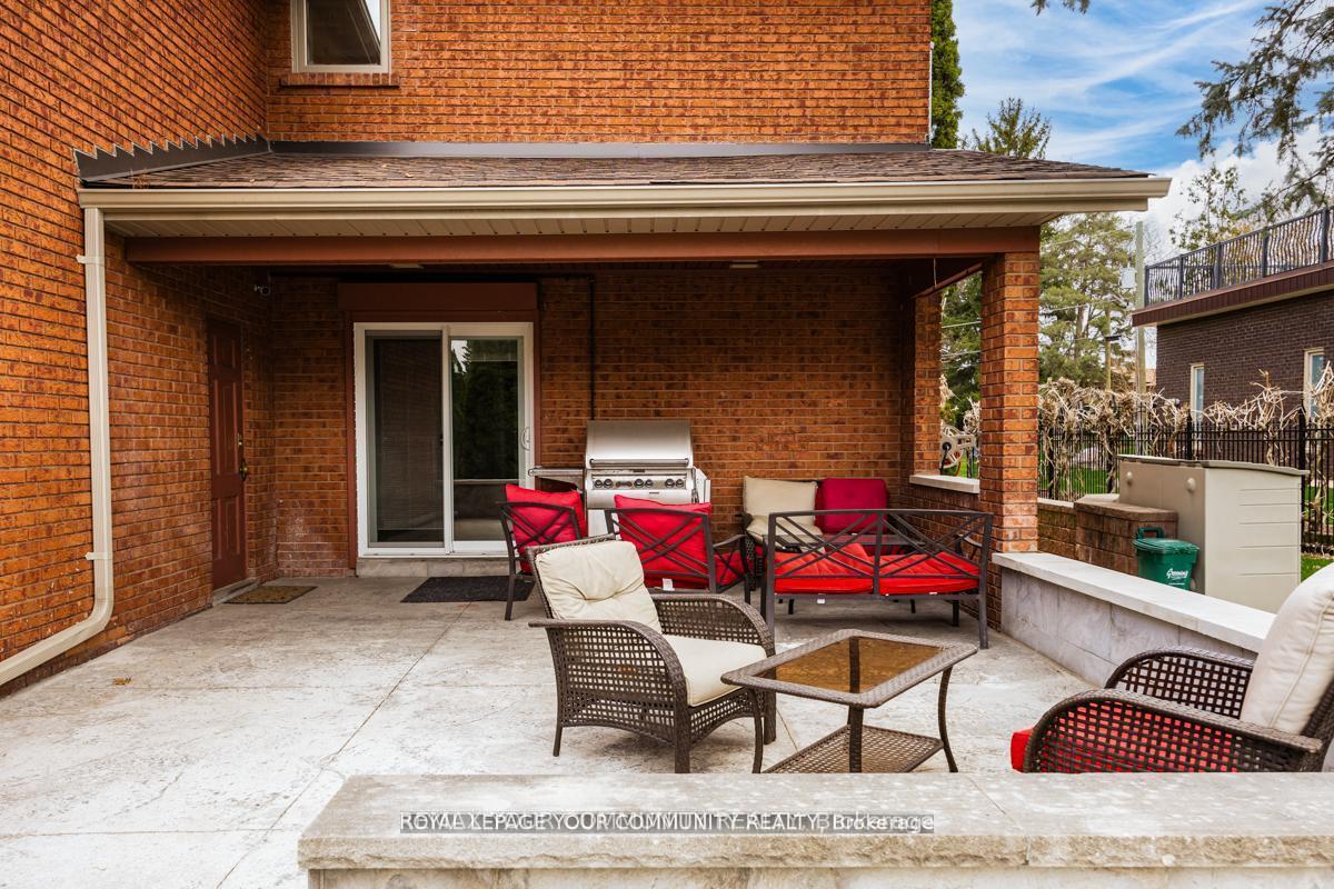 Photo 7 of 117 Hayhoe Avenue, Vaughan, East Woodbridge — HOMEH