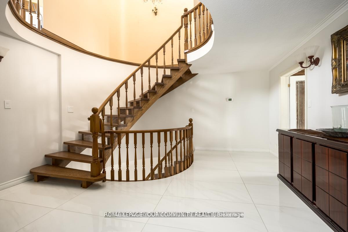 Photo 22 of 117 Hayhoe Avenue, Vaughan, East Woodbridge — HOMEH