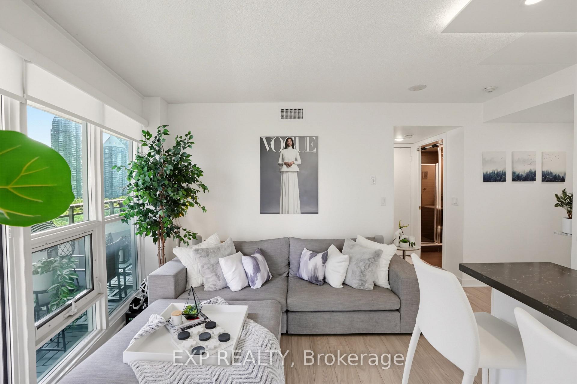 Photo 8 of Unit 813, 155 Legion Road N, Etobicoke, Mimico — HOMEH