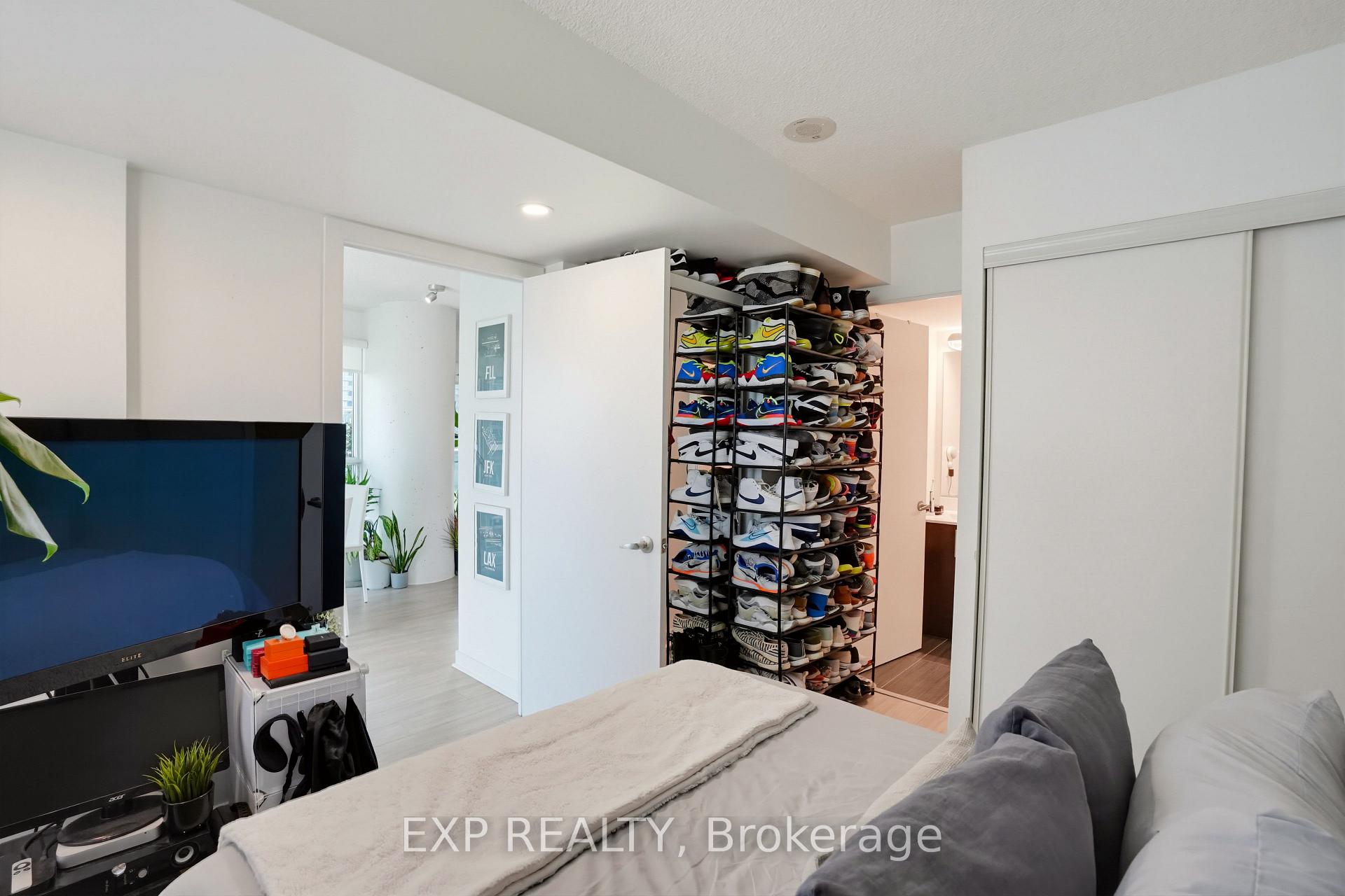 Photo 24 of Unit 813, 155 Legion Road N, Etobicoke, Mimico — HOMEH
