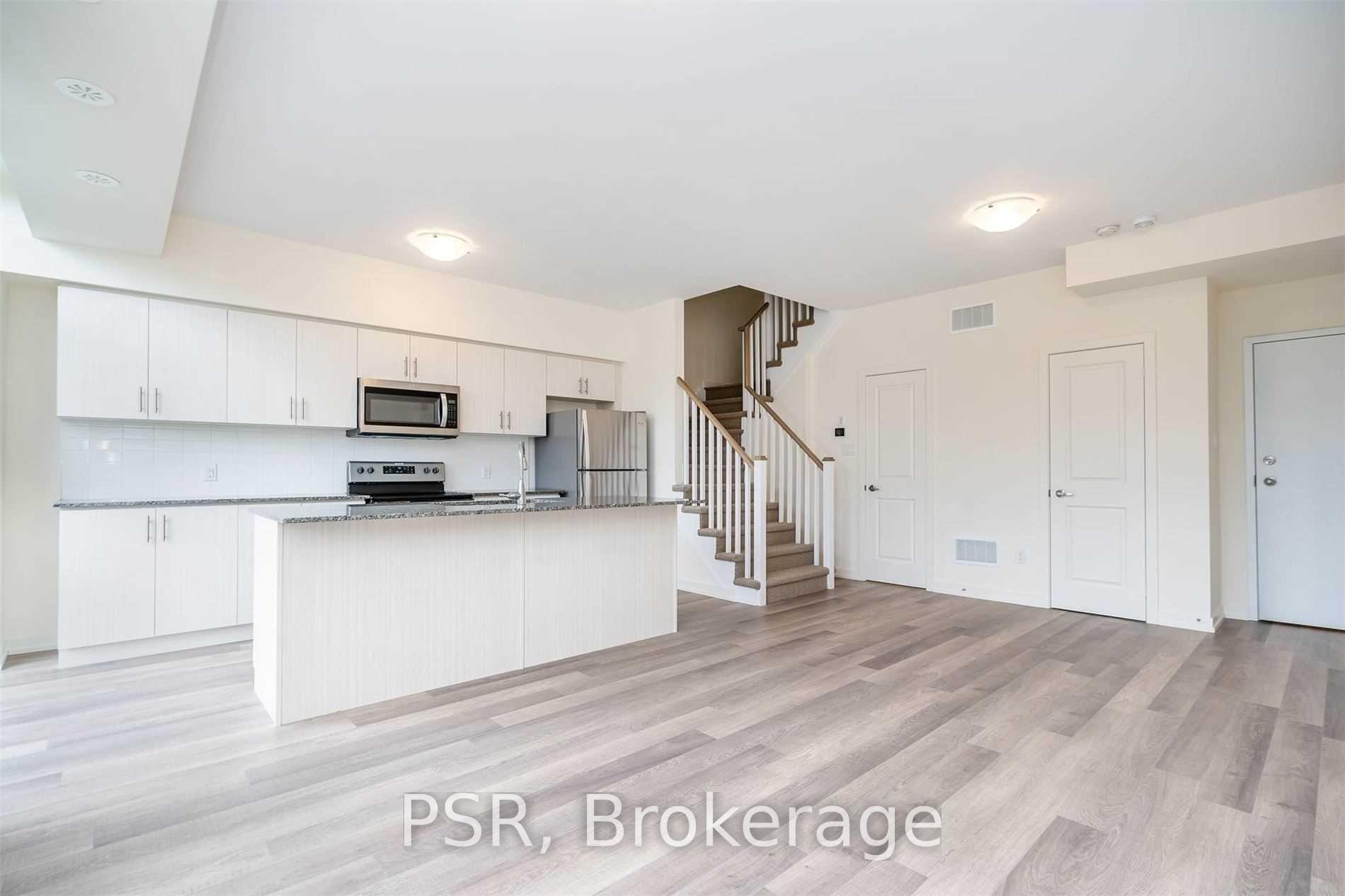 Photo 4 of Unit 449, 18 Whitaker Way, Whitchurch-Stouffville, Stouffville — HOMEH