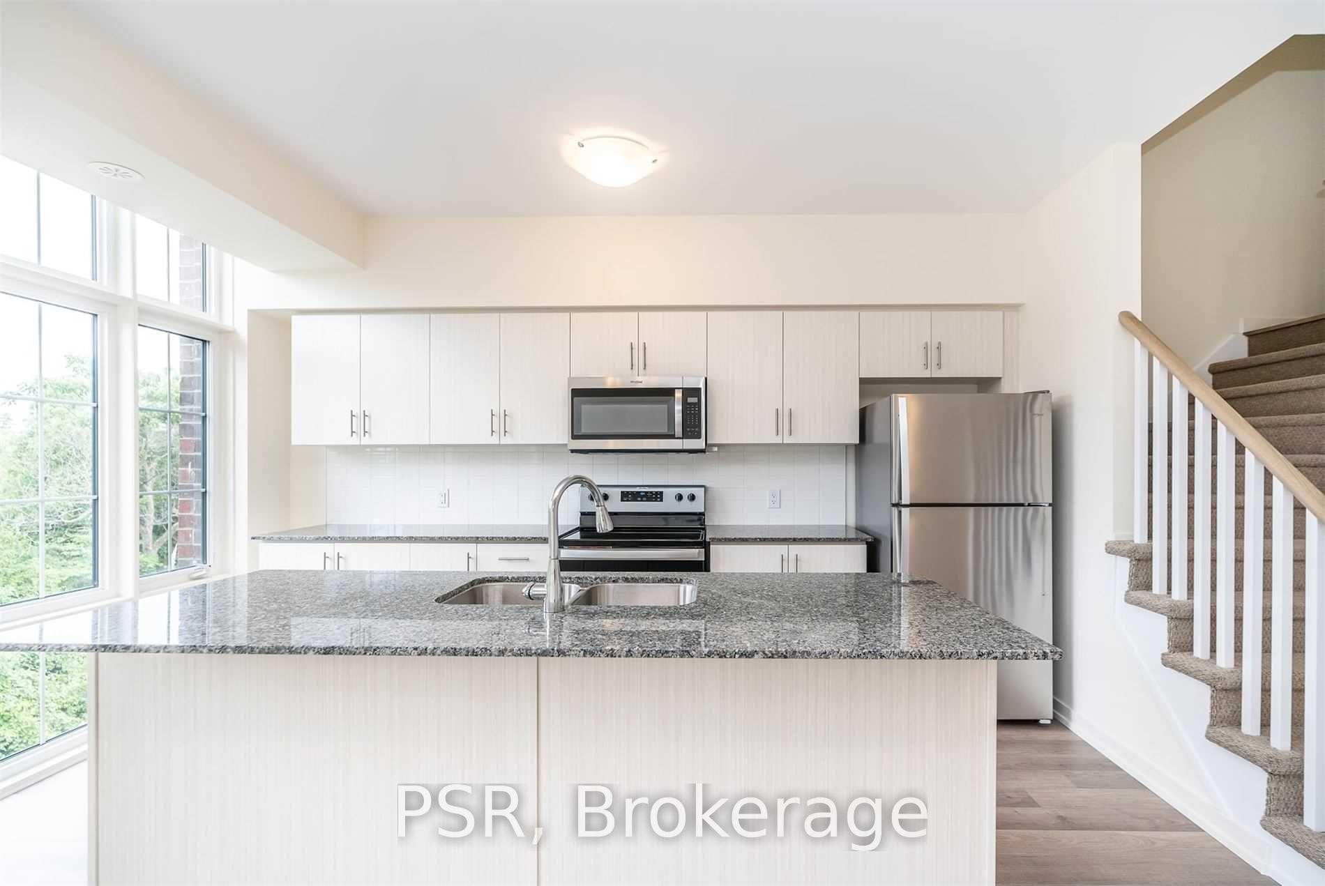 Photo 5 of Unit 449, 18 Whitaker Way, Whitchurch-Stouffville, Stouffville — HOMEH