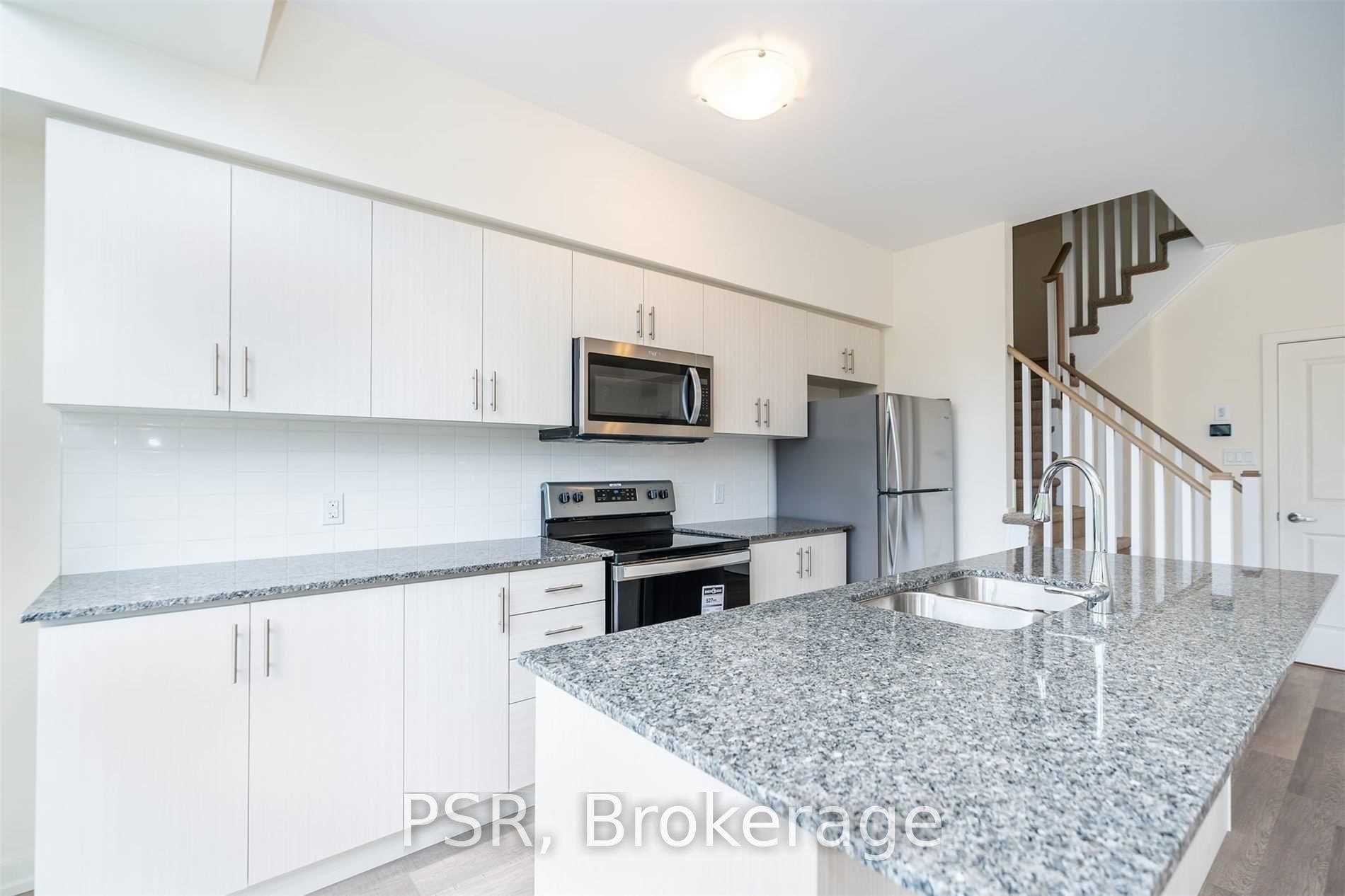 Photo 7 of Unit 449, 18 Whitaker Way, Whitchurch-Stouffville, Stouffville — HOMEH