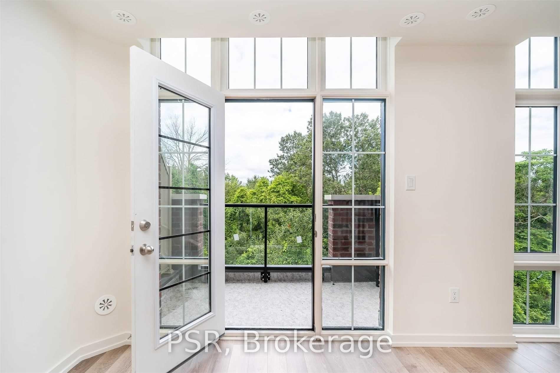 Photo 2 of Unit 449, 18 Whitaker Way, Whitchurch-Stouffville, Stouffville — HOMEH