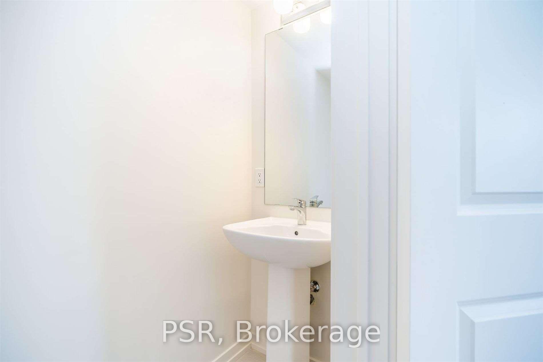 Photo 11 of Unit 449, 18 Whitaker Way, Whitchurch-Stouffville, Stouffville — HOMEH