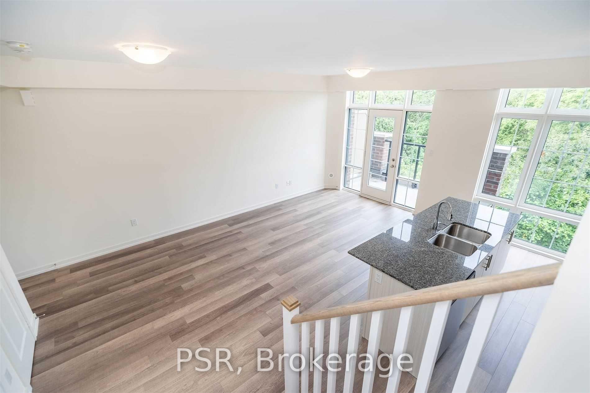 Photo 12 of Unit 449, 18 Whitaker Way, Whitchurch-Stouffville, Stouffville — HOMEH