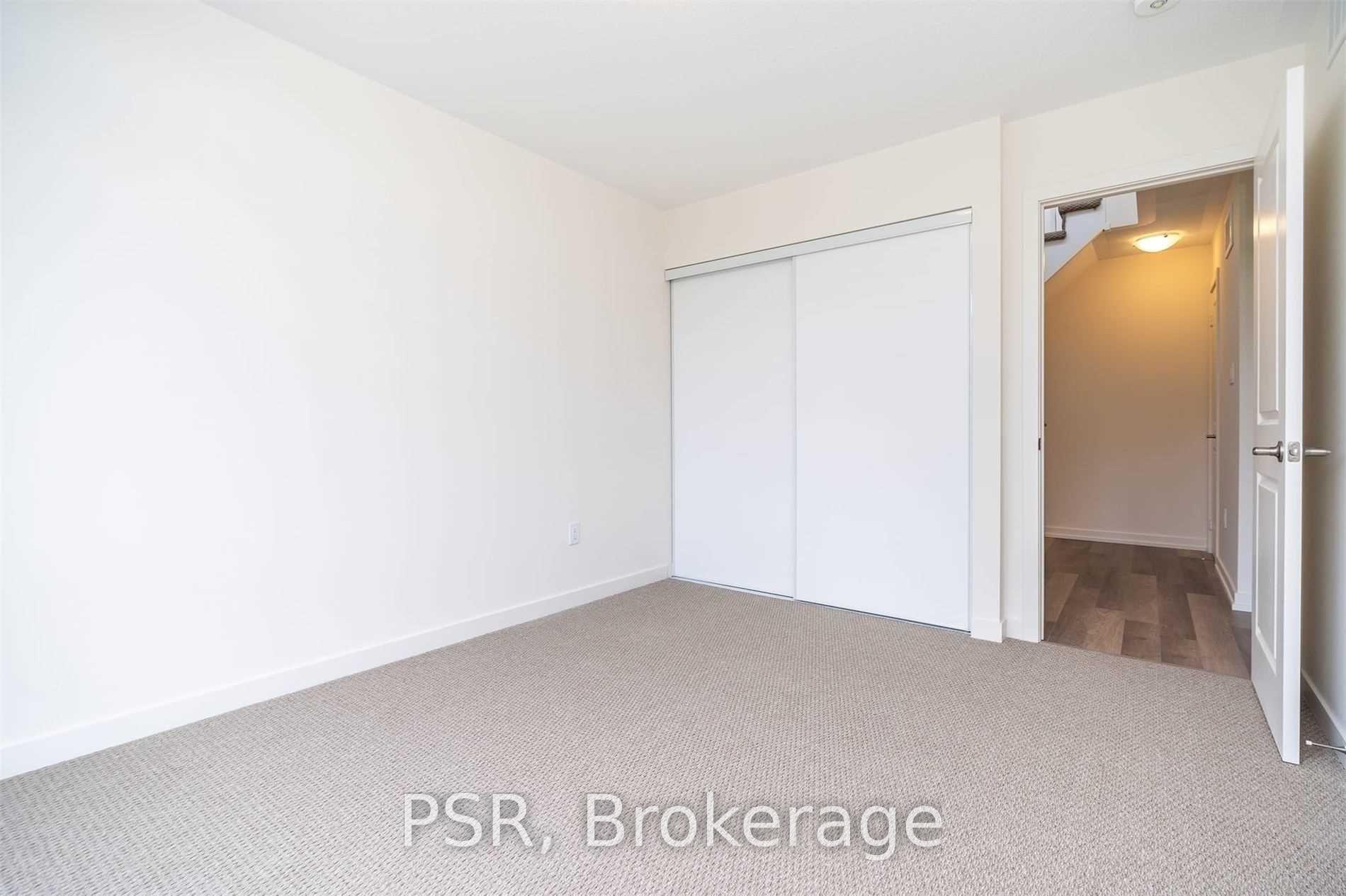Photo 17 of Unit 449, 18 Whitaker Way, Whitchurch-Stouffville, Stouffville — HOMEH