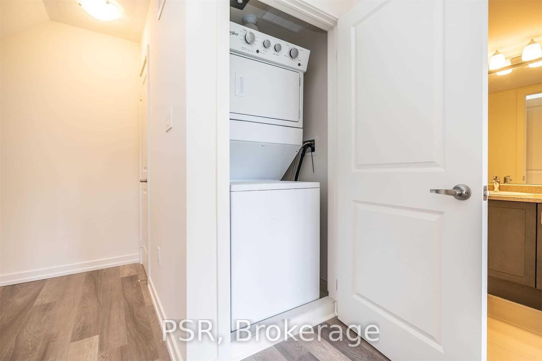 Photo 19 of Unit 449, 18 Whitaker Way, Whitchurch-Stouffville, Stouffville — HOMEH