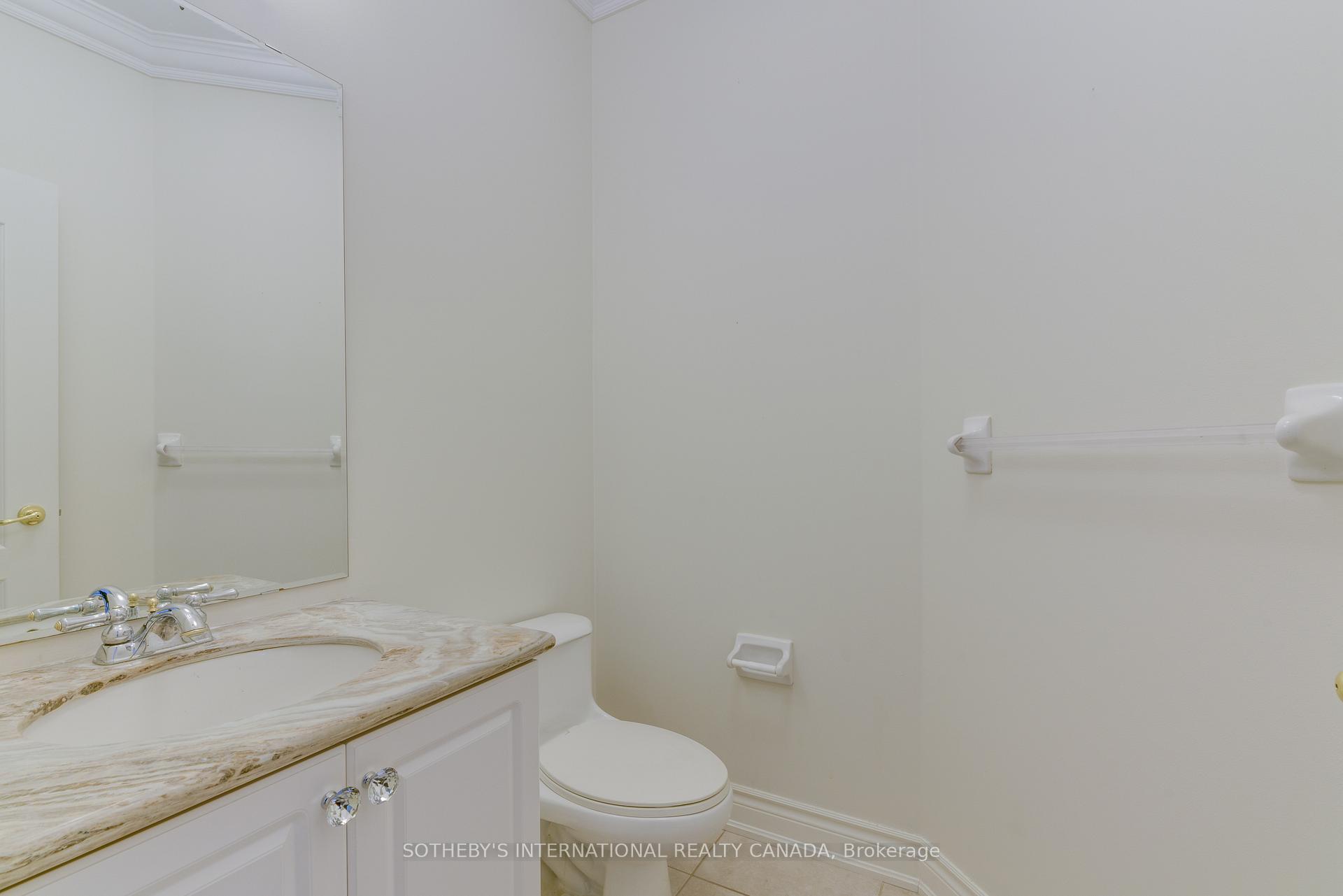 Photo 16 of 186 Weaver Court, Vaughan, Kleinburg — HOMEH