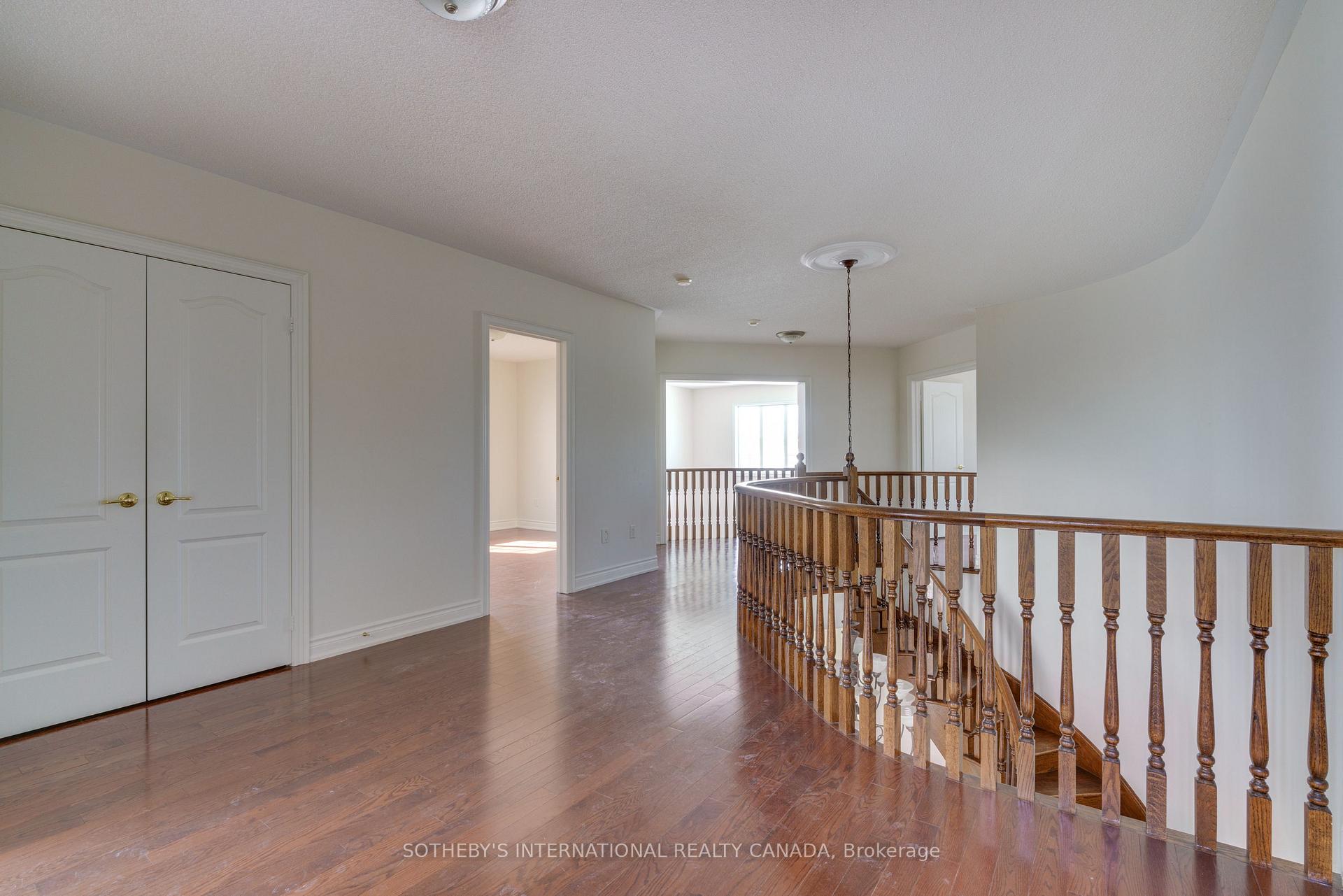 Photo 20 of 186 Weaver Court, Vaughan, Kleinburg — HOMEH