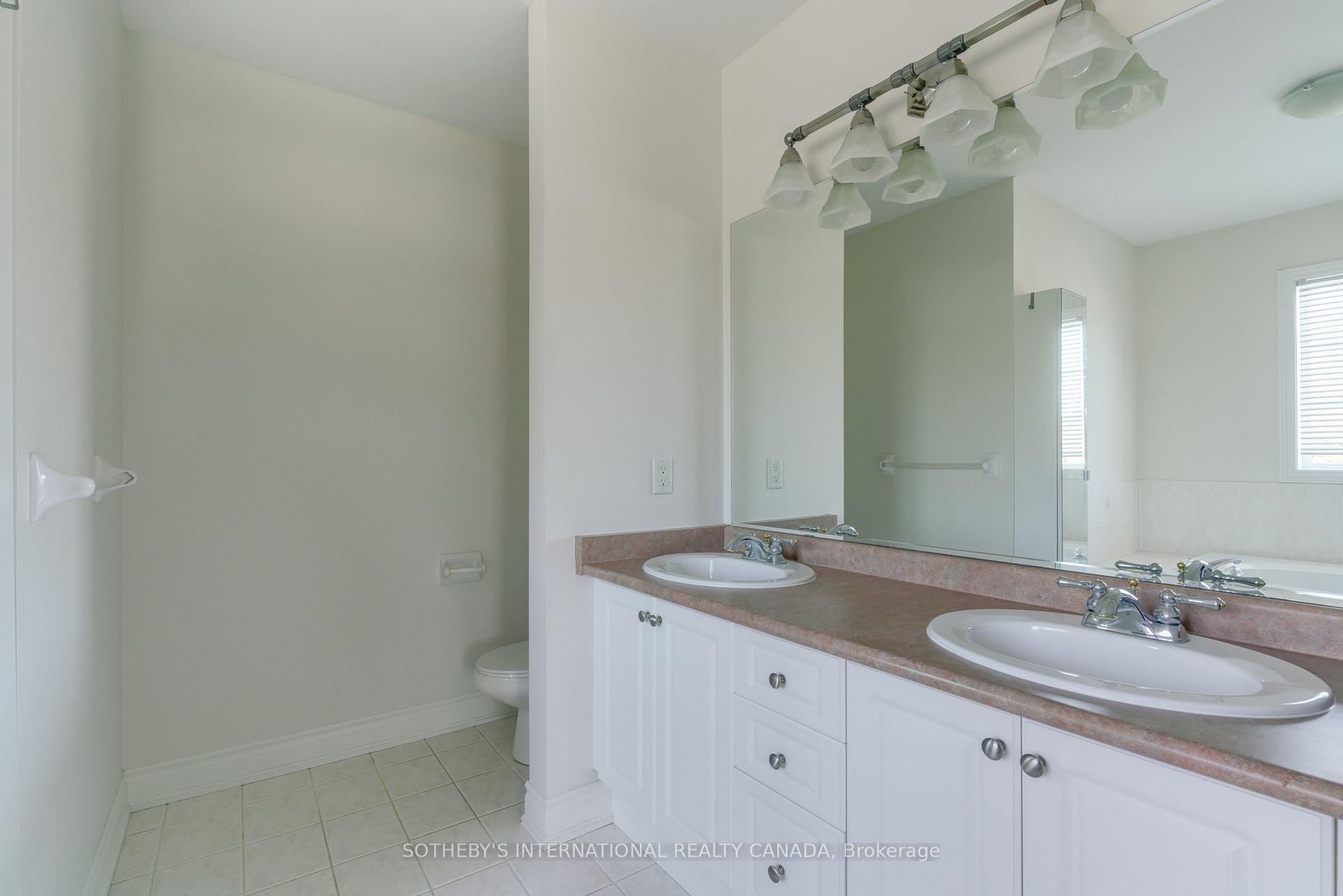 Photo 23 of 186 Weaver Court, Vaughan, Kleinburg — HOMEH