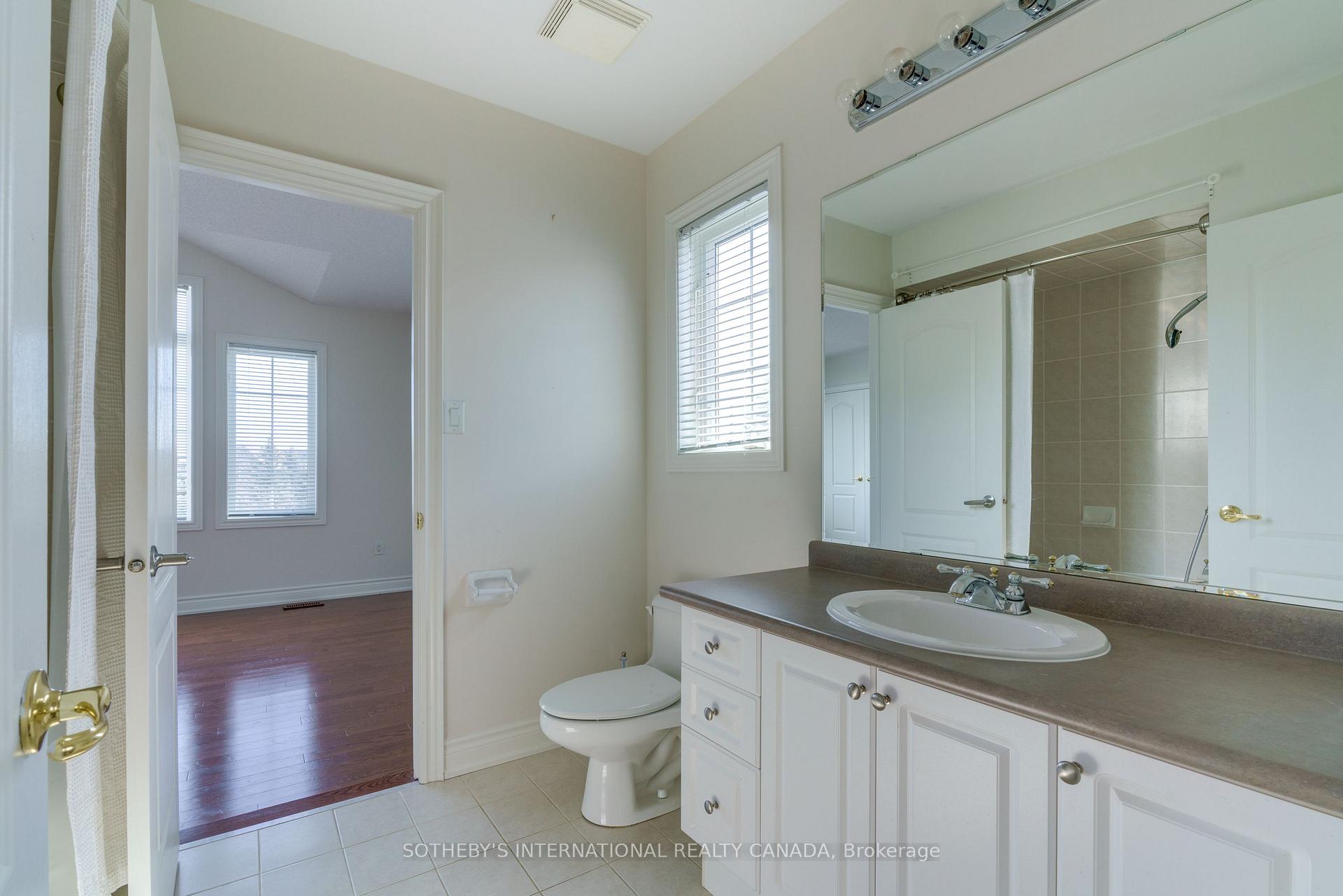 Photo 26 of 186 Weaver Court, Vaughan, Kleinburg — HOMEH