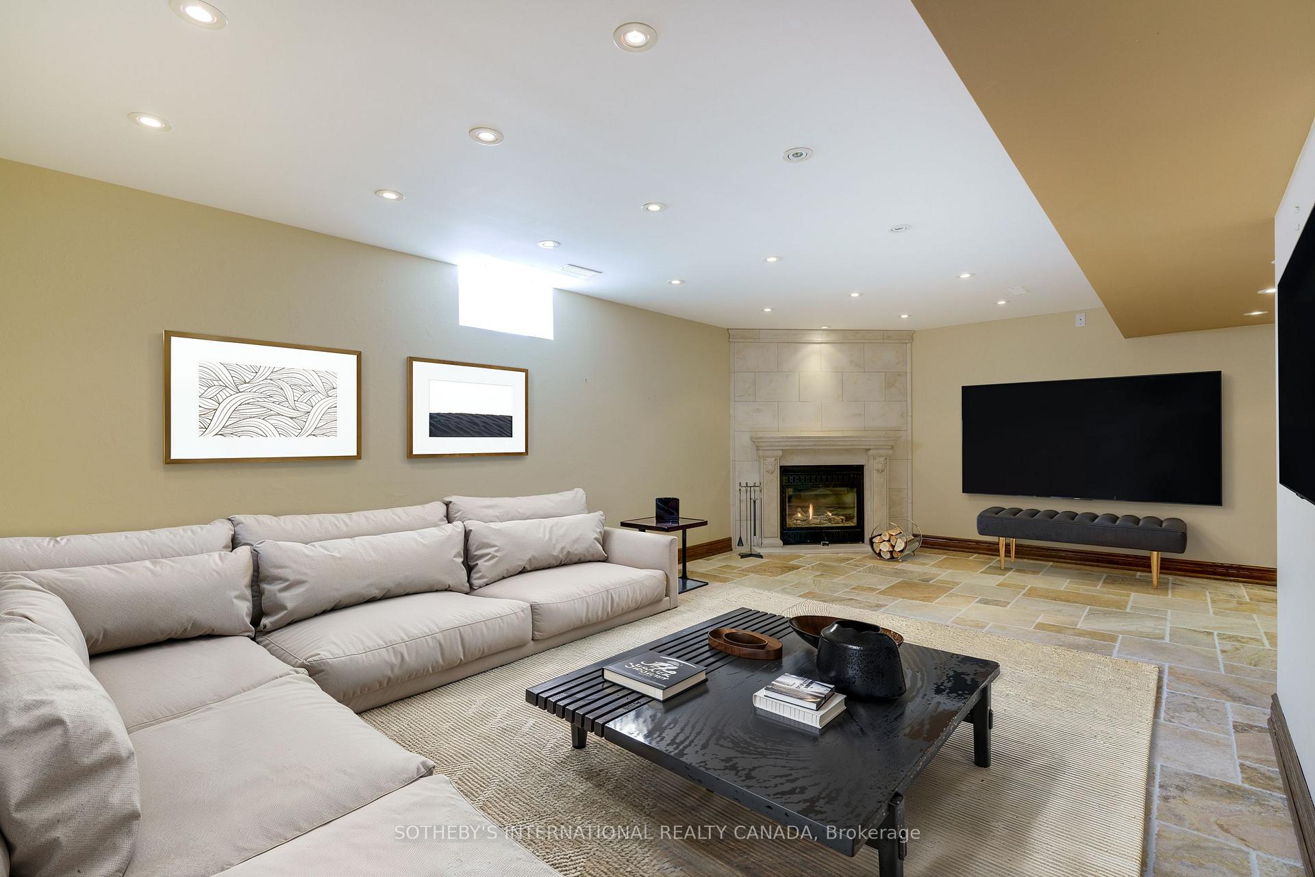 Photo 30 of 186 Weaver Court, Vaughan, Kleinburg — HOMEH
