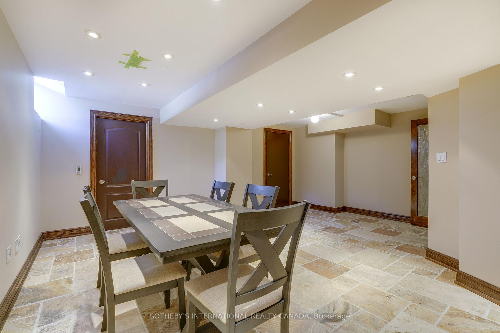 Photo 32 of 186 Weaver Court, Vaughan, Kleinburg — HOMEH