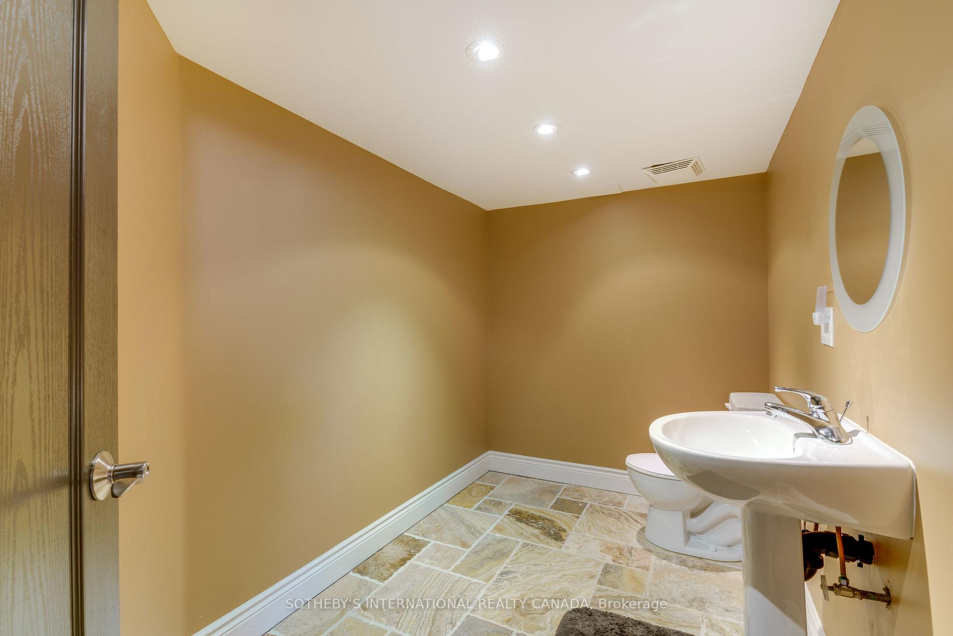 Photo 33 of 186 Weaver Court, Vaughan, Kleinburg — HOMEH