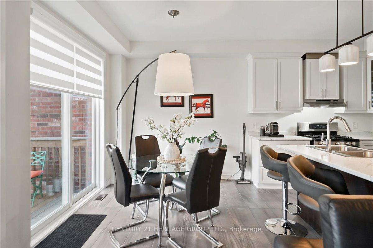 Photo 17 of 100 Mondial Crescent E, East Gwillimbury, Queensville — HOMEH