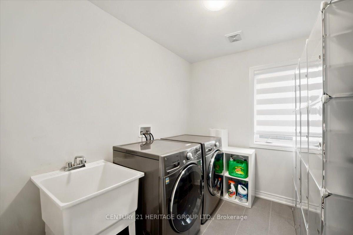 Photo 32 of 100 Mondial Crescent E, East Gwillimbury, Queensville — HOMEH