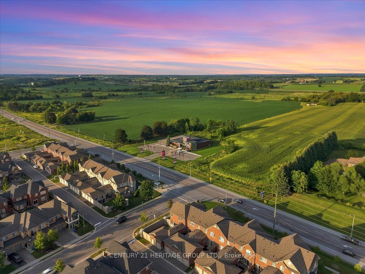Photo 36 of 100 Mondial Crescent E, East Gwillimbury, Queensville — HOMEH