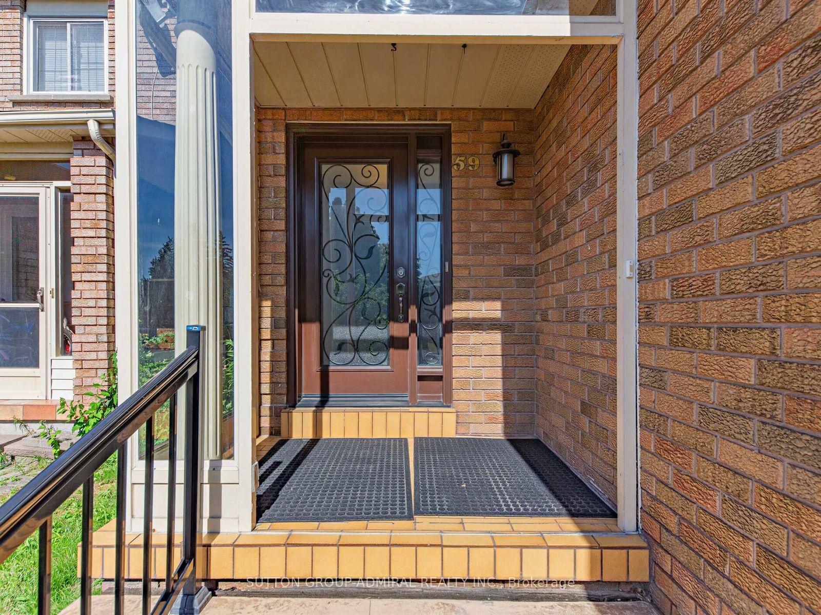 Photo 3 of 59 Marita Place, Vaughan, Glen Shields — HOMEH