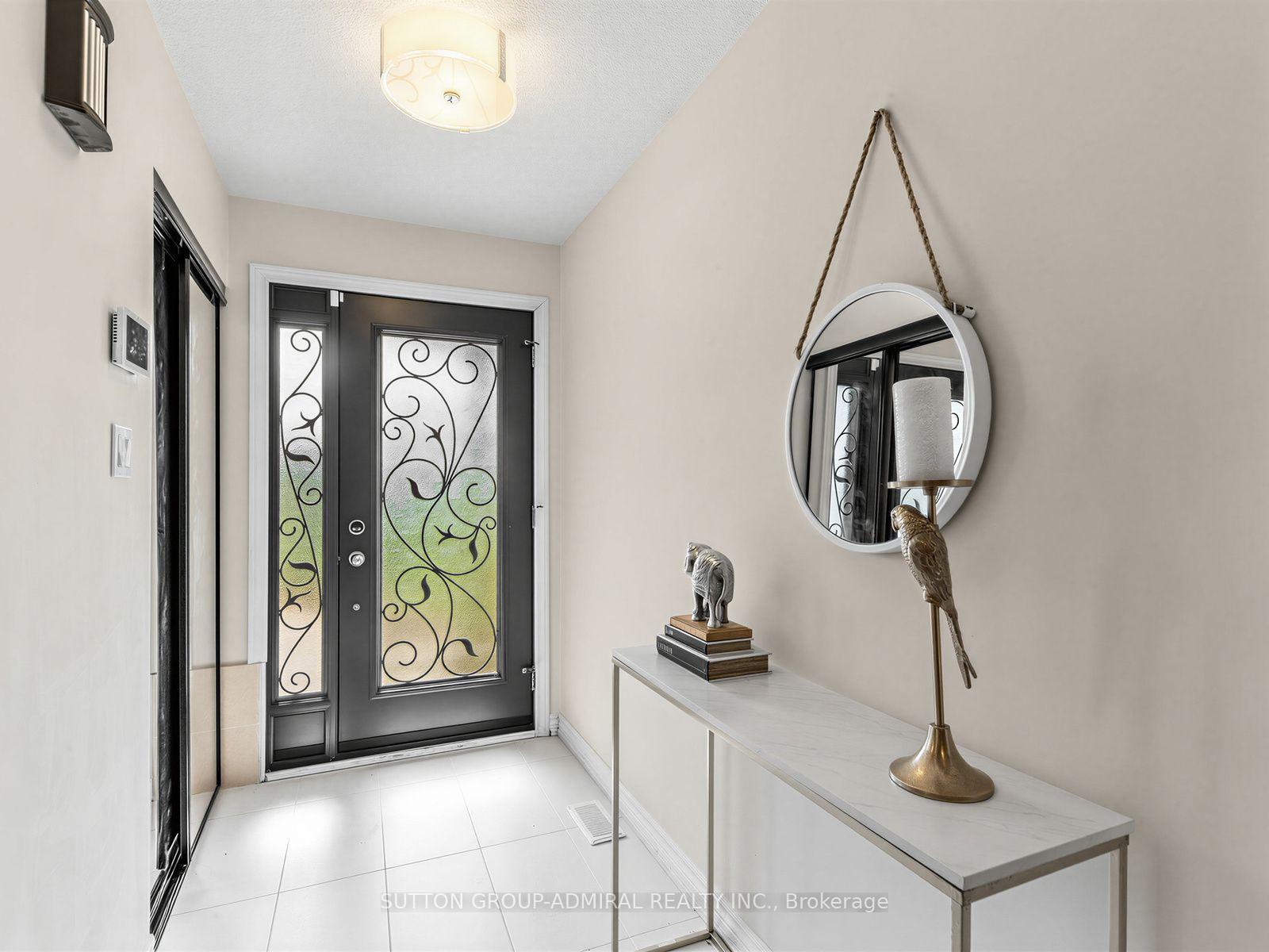 Photo 4 of 59 Marita Place, Vaughan, Glen Shields — HOMEH