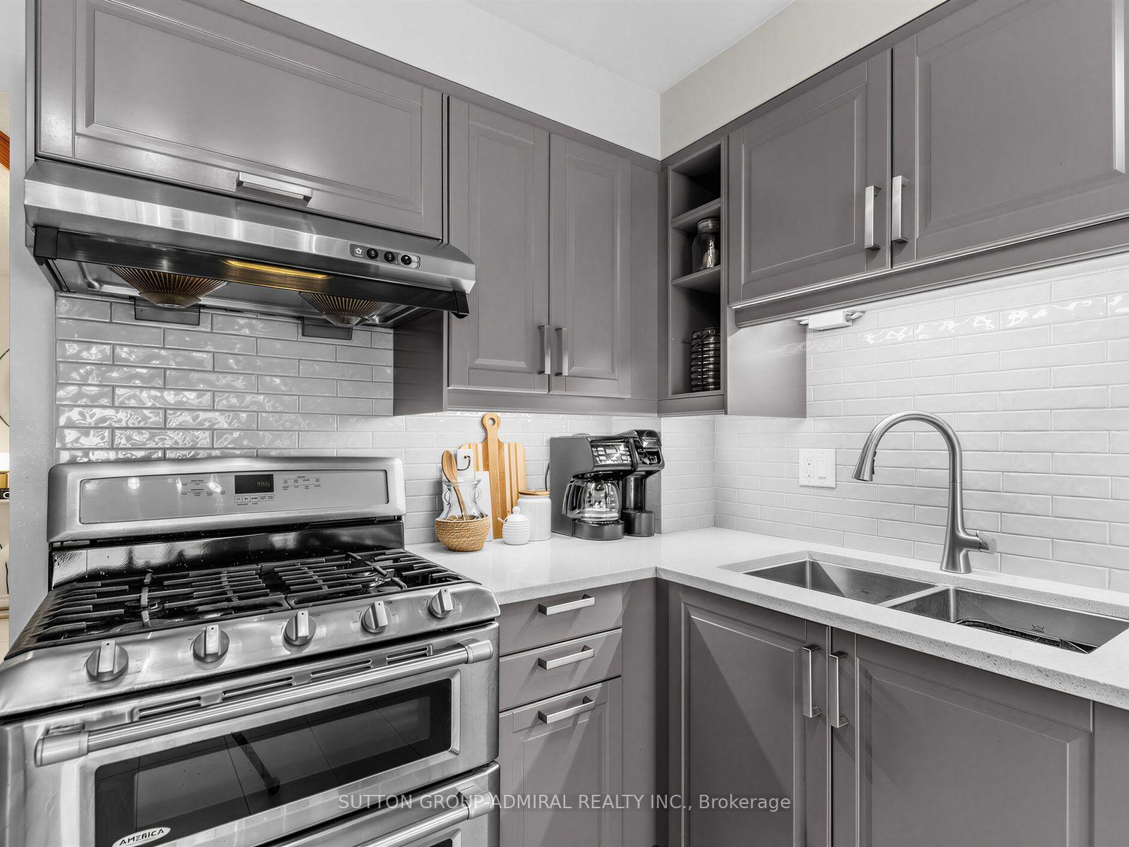 Photo 12 of 59 Marita Place, Vaughan, Glen Shields — HOMEH