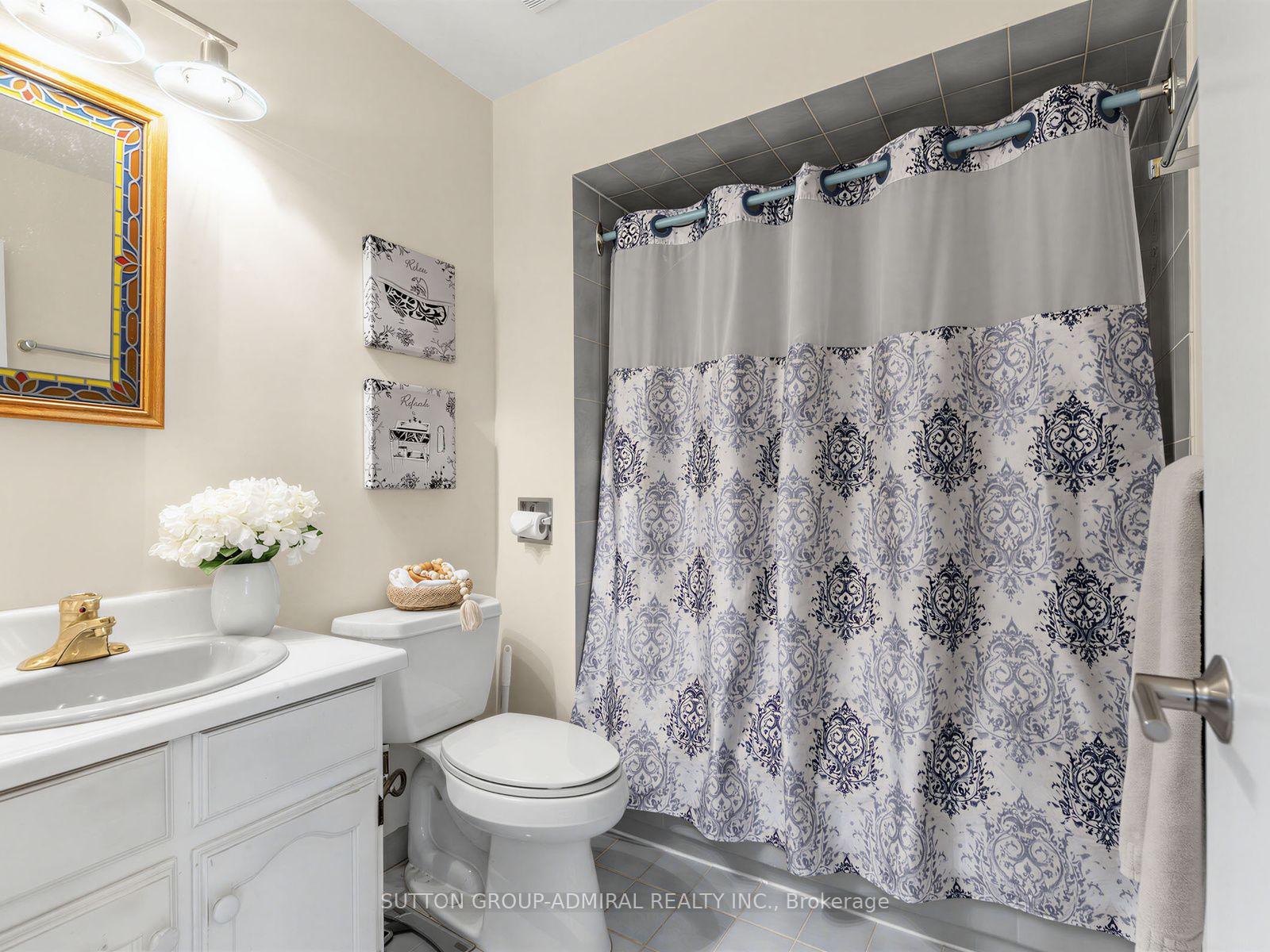 Photo 25 of 59 Marita Place, Vaughan, Glen Shields — HOMEH