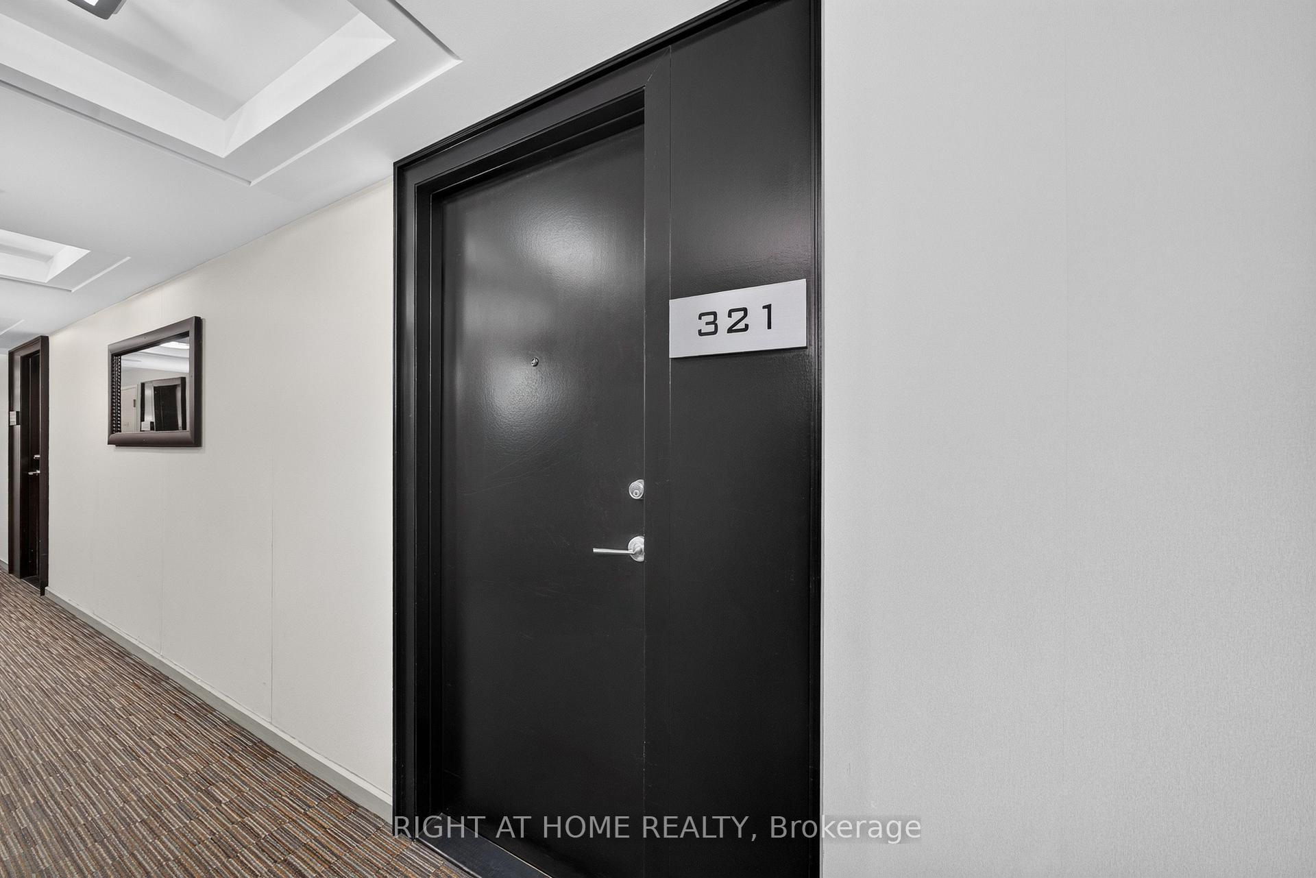 Photo 2 of Unit 321, 231 Fort York Boulevard, Toronto, Niagara — HOMEH