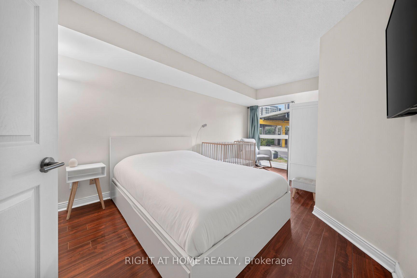 Photo 15 of Unit 321, 231 Fort York Boulevard, Toronto, Niagara — HOMEH