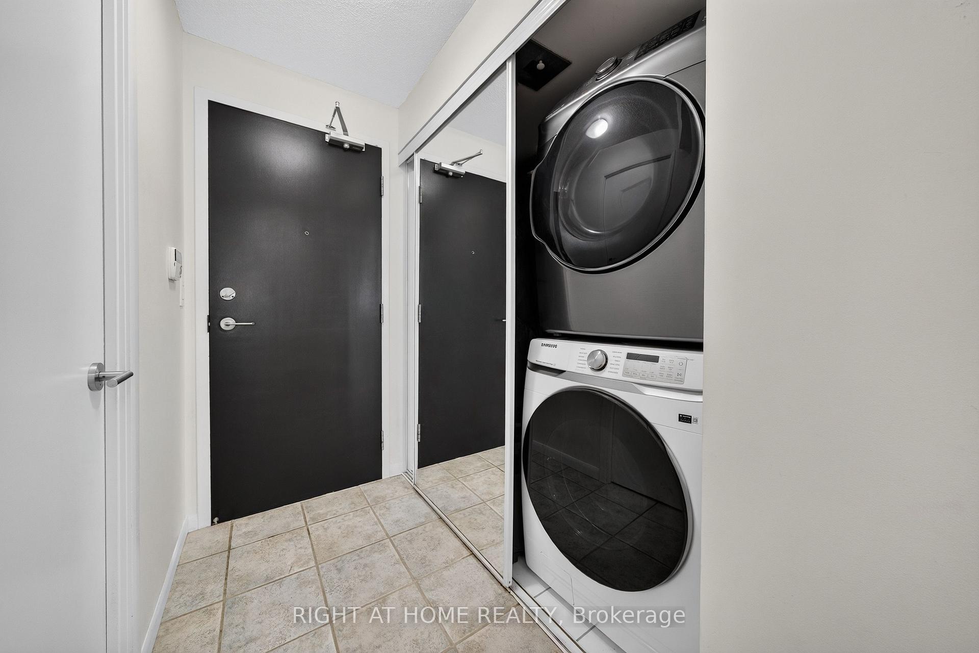 Photo 19 of Unit 321, 231 Fort York Boulevard, Toronto, Niagara — HOMEH