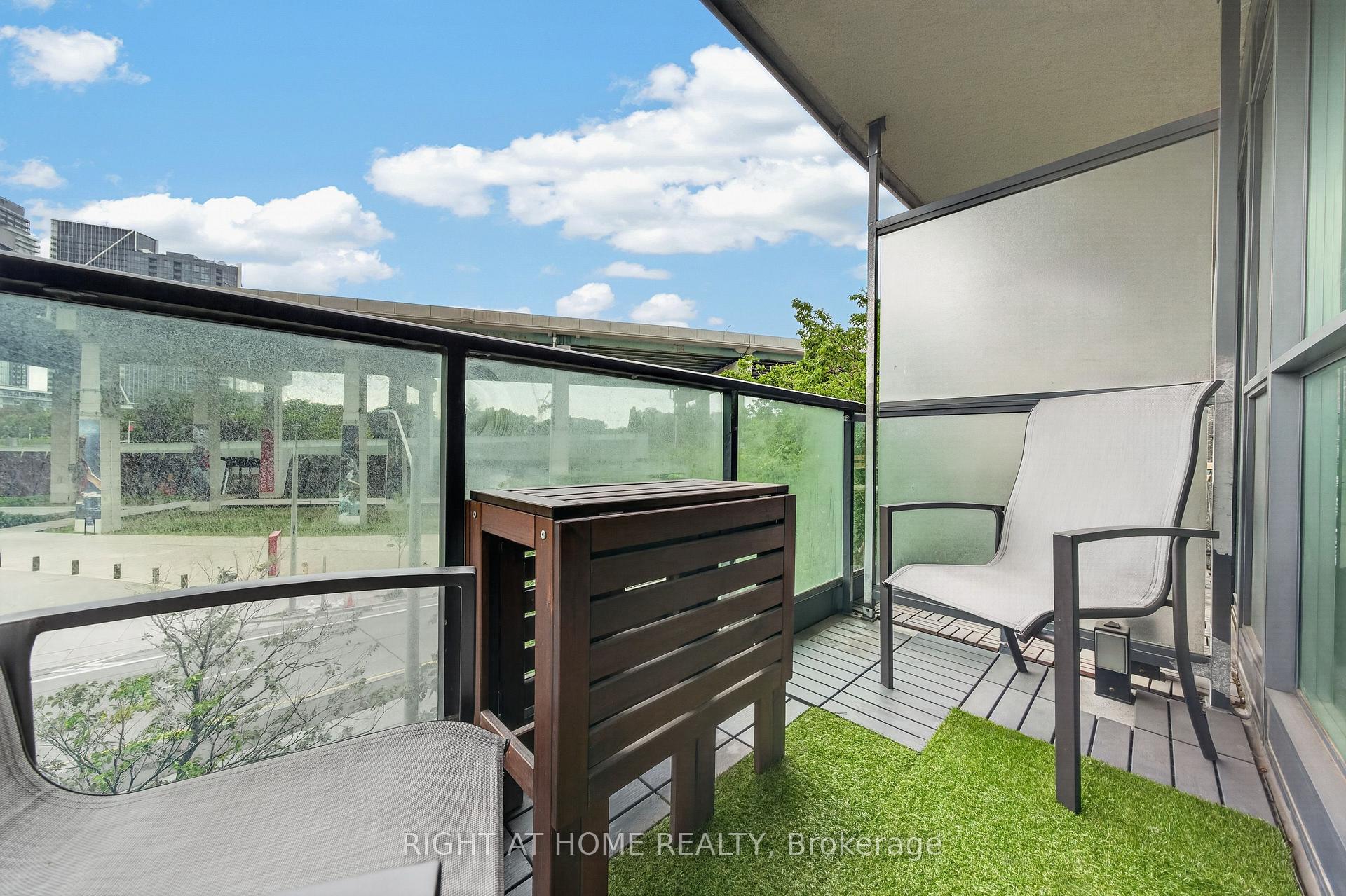 Photo 21 of Unit 321, 231 Fort York Boulevard, Toronto, Niagara — HOMEH