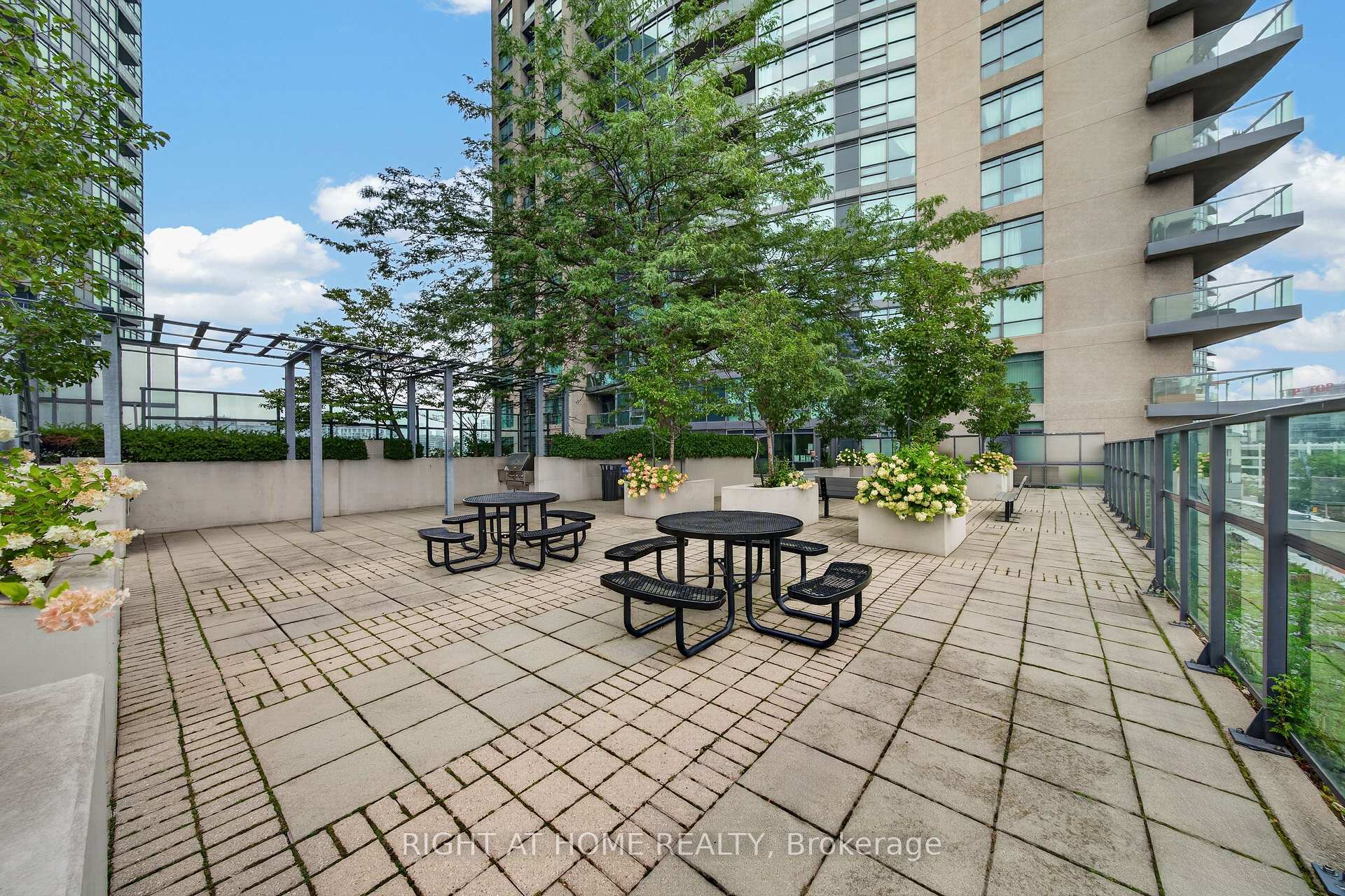 Photo 34 of Unit 321, 231 Fort York Boulevard, Toronto, Niagara — HOMEH