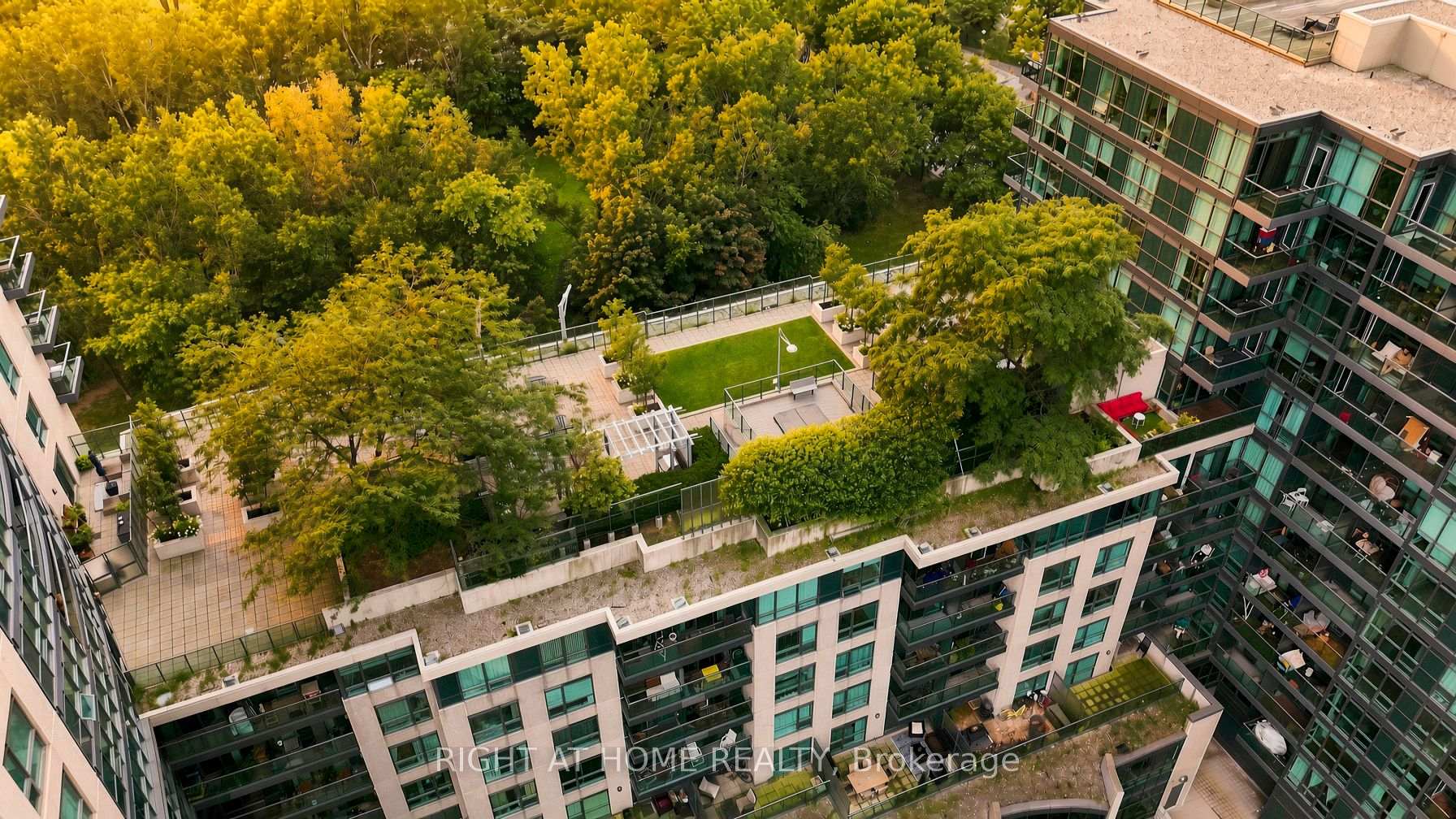 Photo 46 of Unit 321, 231 Fort York Boulevard, Toronto, Niagara — HOMEH