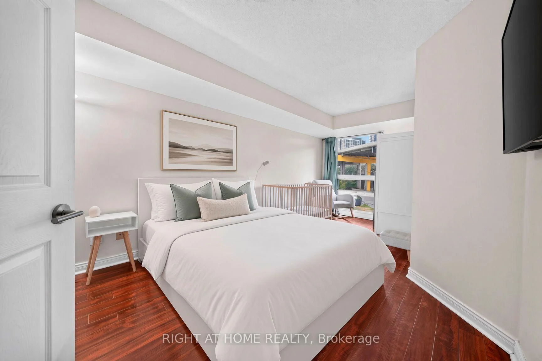 Photo 16 of Unit 321, 231 Fort York Boulevard, Toronto, Niagara — HOMEH