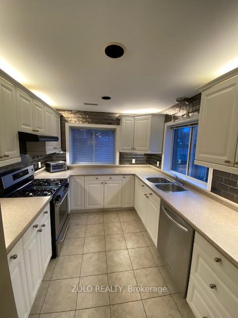Photo 5 of 24 Coburn Crescent, New Tecumseth, Beeton — HOMEH