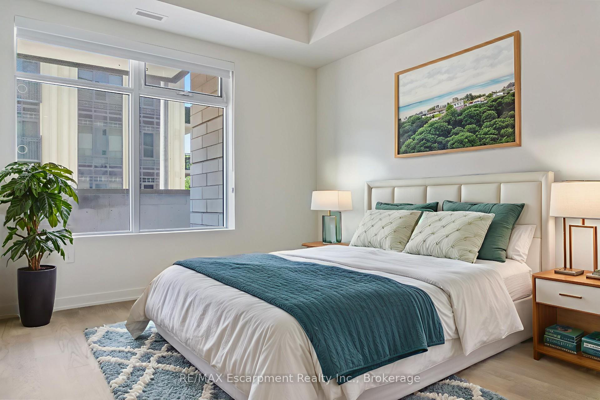 Photo 5 of Unit 216, 123 Maurice Drive, Oakville, Central — HOMEH