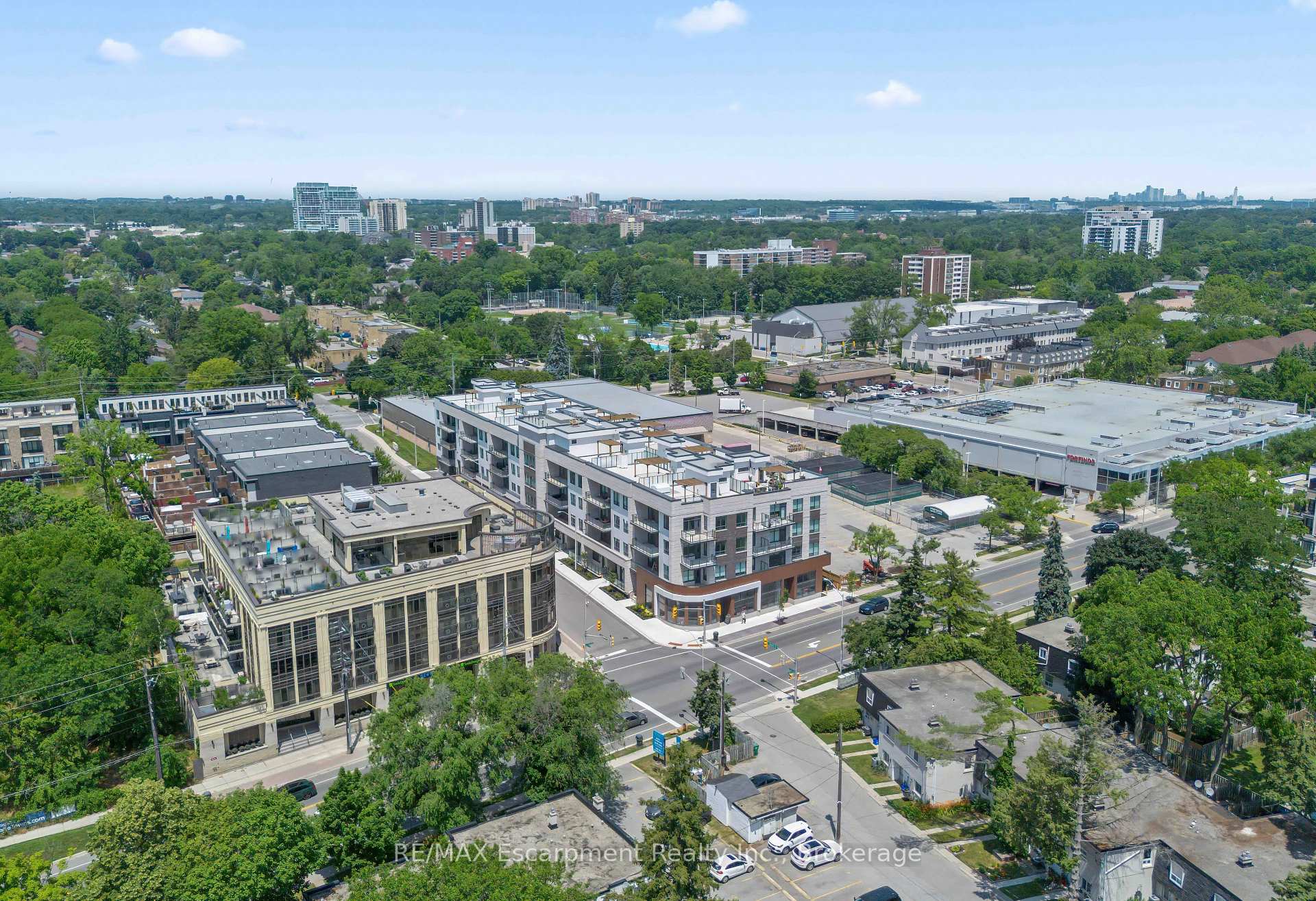 Photo 14 of Unit 216, 123 Maurice Drive, Oakville, Central — HOMEH