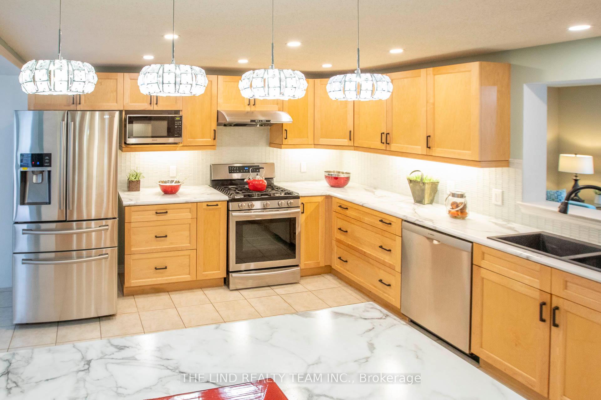 Photo 9 of 272 Jeff Smith Court, Newmarket, Gorham-College Manor — HOMEH