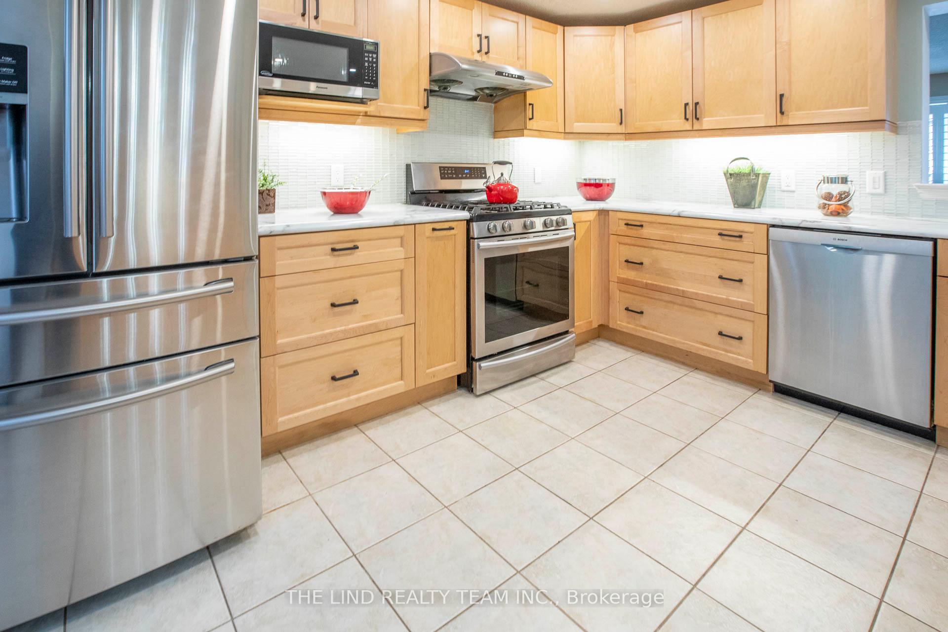 Photo 13 of 272 Jeff Smith Court, Newmarket, Gorham-College Manor — HOMEH
