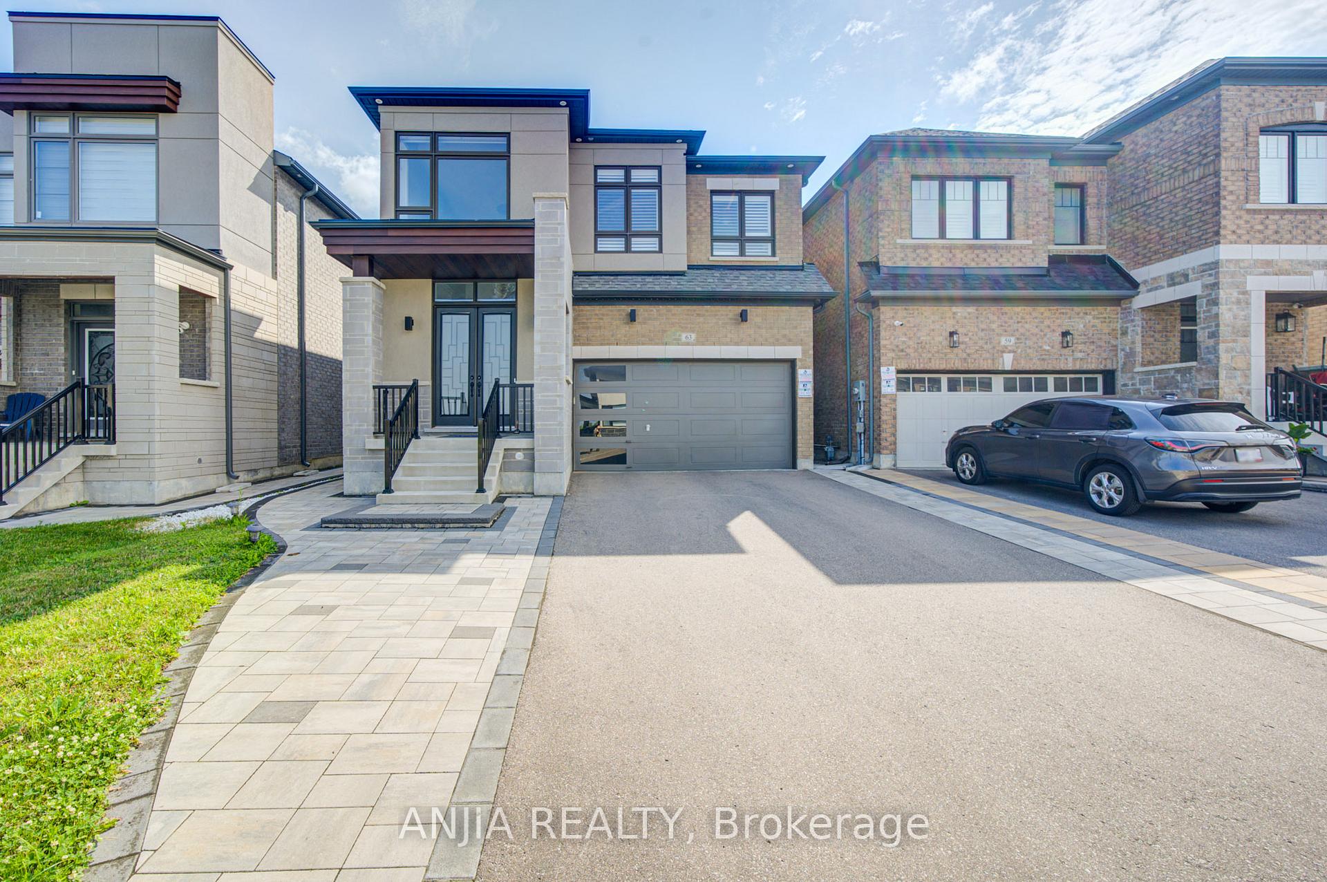 Photo 2 of 63 Suttonrail Way, Whitchurch-Stouffville, Stouffville — HOMEH