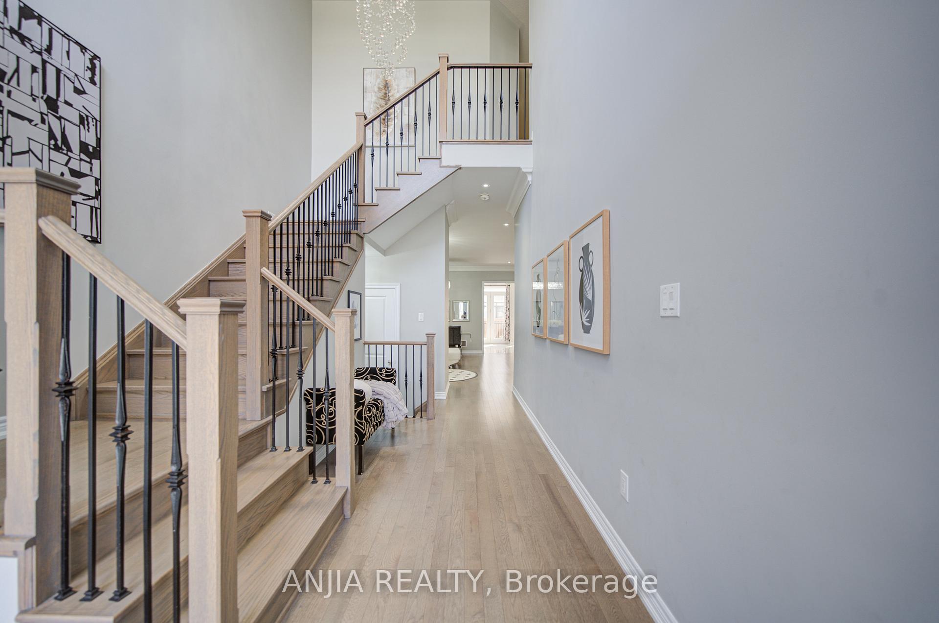 Photo 5 of 63 Suttonrail Way, Whitchurch-Stouffville, Stouffville — HOMEH
