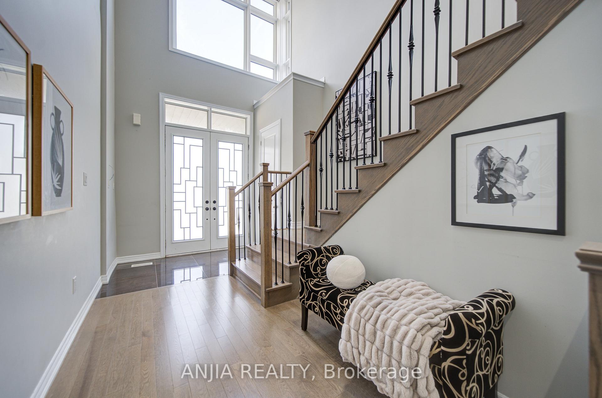 Photo 6 of 63 Suttonrail Way, Whitchurch-Stouffville, Stouffville — HOMEH