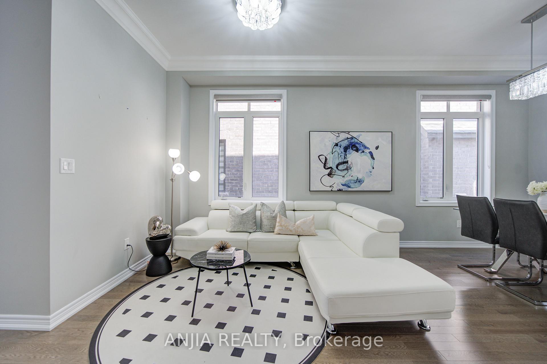 Photo 10 of 63 Suttonrail Way, Whitchurch-Stouffville, Stouffville — HOMEH