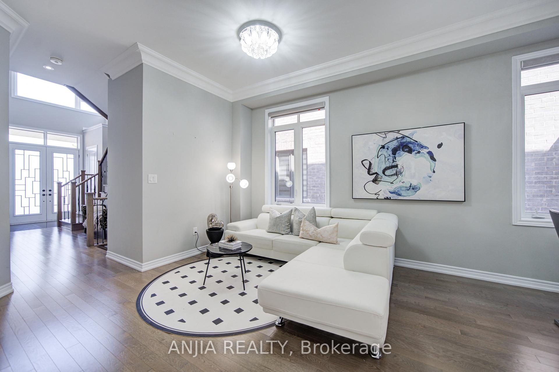 Photo 11 of 63 Suttonrail Way, Whitchurch-Stouffville, Stouffville — HOMEH