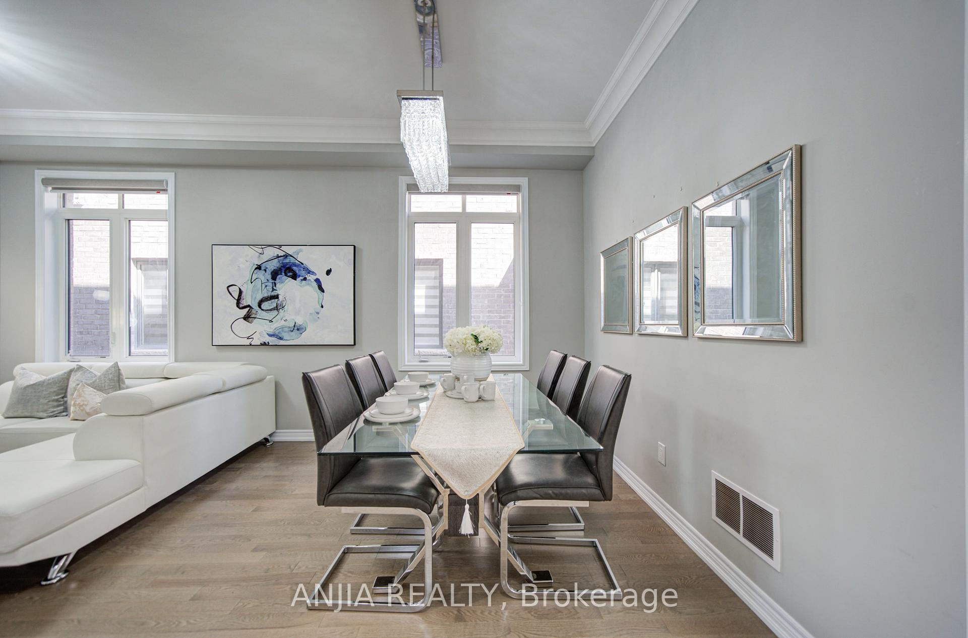 Photo 13 of 63 Suttonrail Way, Whitchurch-Stouffville, Stouffville — HOMEH