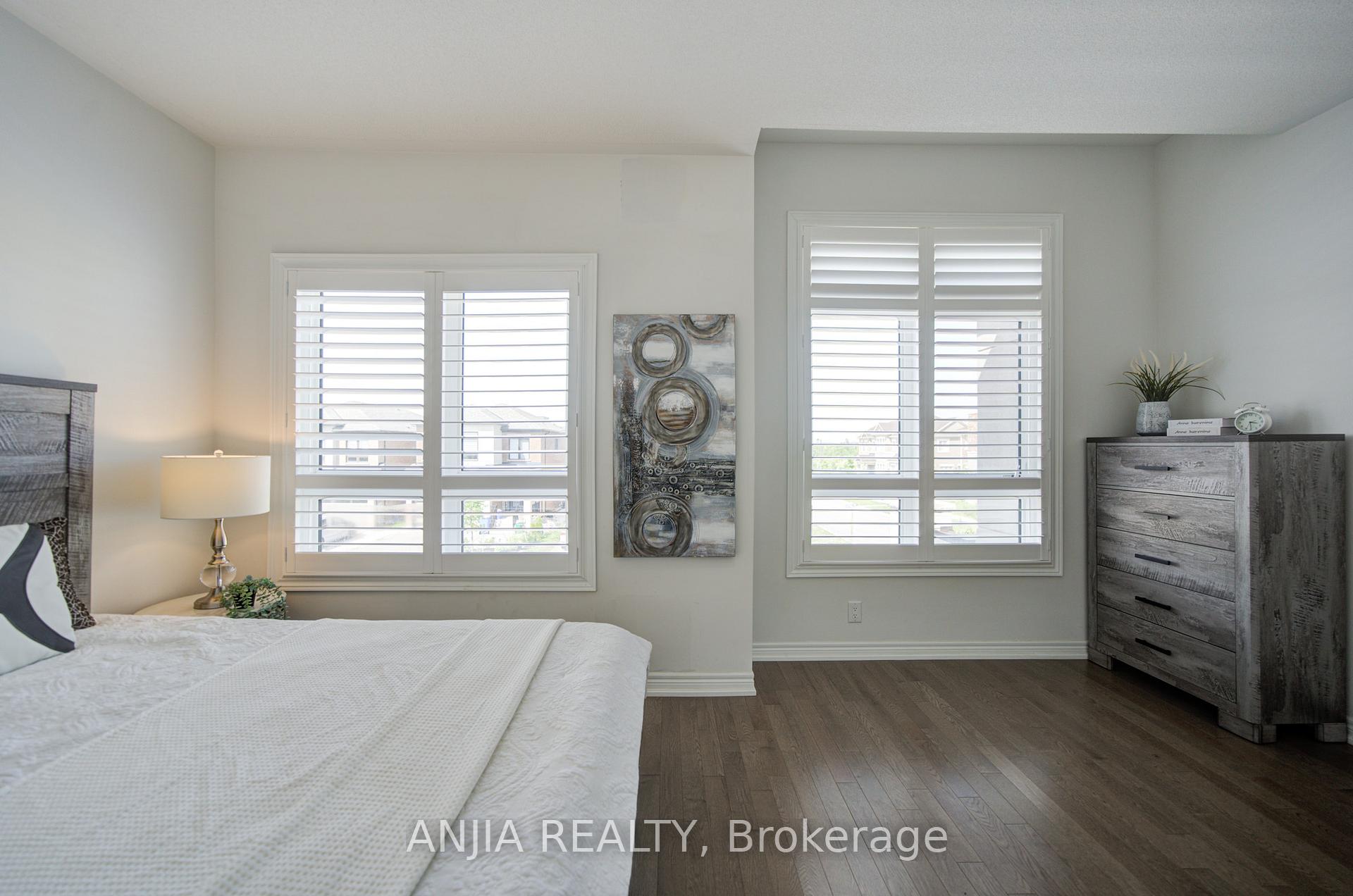 Photo 41 of 63 Suttonrail Way, Whitchurch-Stouffville, Stouffville — HOMEH